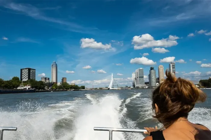 Rotterdamse borrelboot