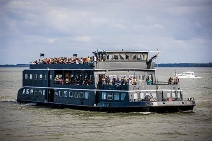 Partyboot 8 700x466